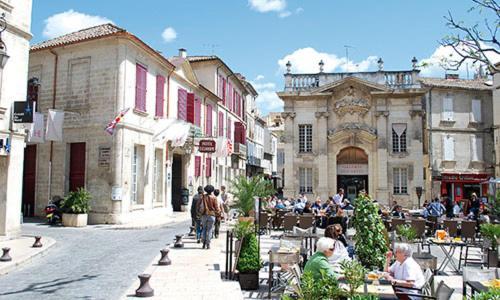 Appartement 32 M2 Intra Muros - Wifi - Netflix - Bureau Avignon Bagian luar foto