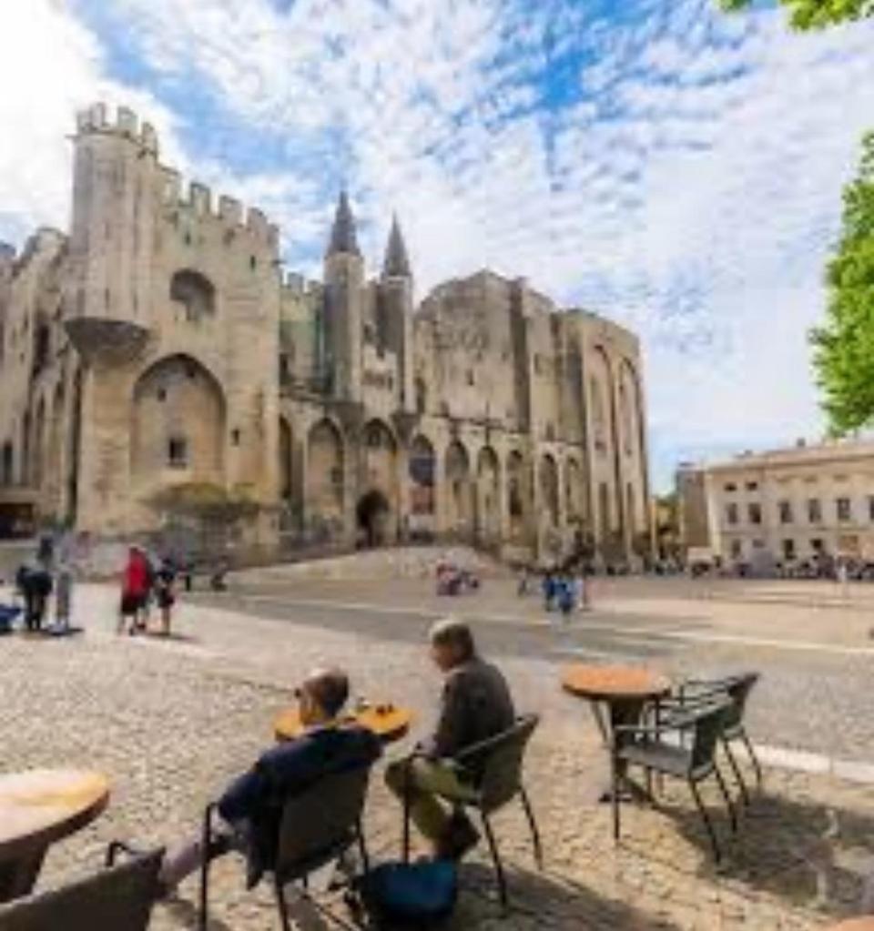 Appartement 32 M2 Intra Muros - Wifi - Netflix - Bureau Avignon Bagian luar foto
